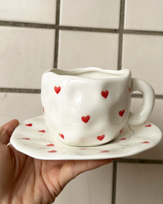 Creative heart shaped mug hand Coffee Cups Porcelain Cups Saucer Latte Afternoon Tea Cup Ceramic Mug